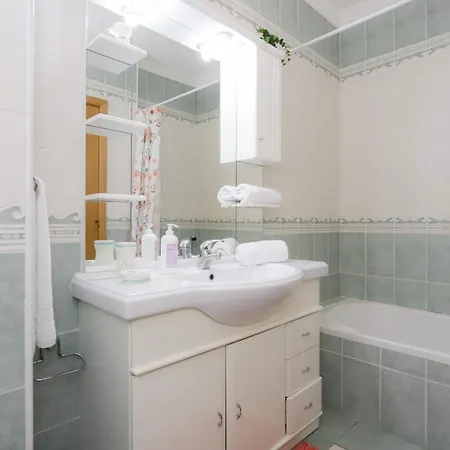 House Bay * Figueira da Foz